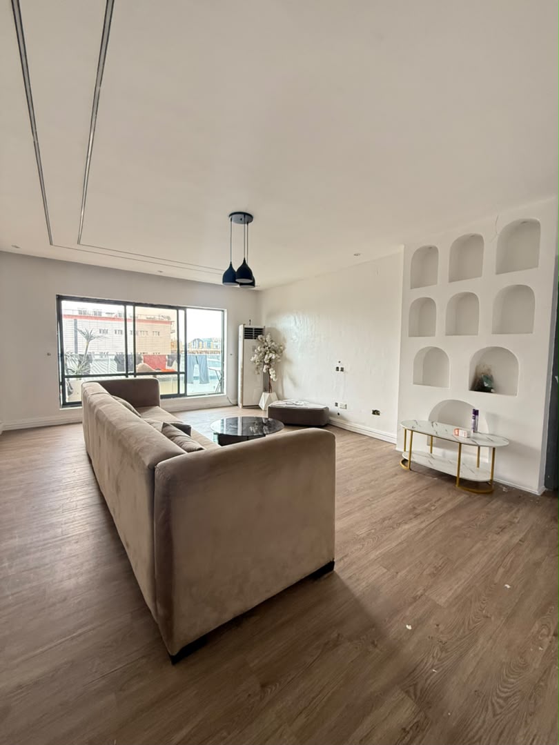 2 BEDROOOM   APARTMENT
