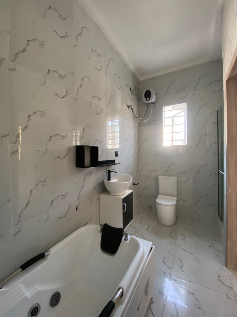 4 BEDROOM DUPLEX