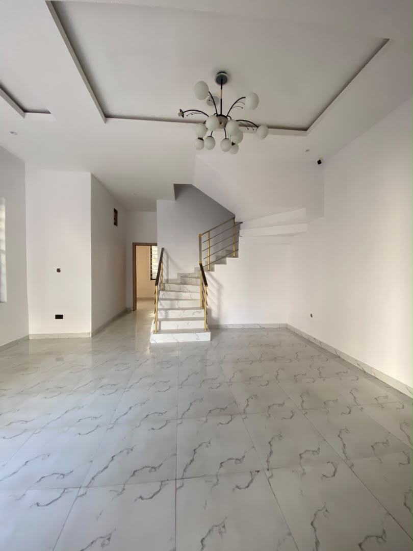 4 BEDROOM DUPLEX