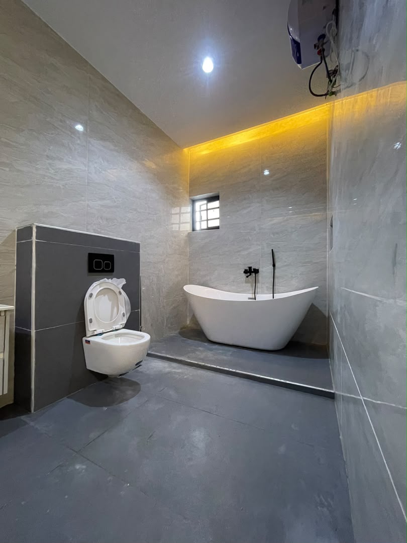 4 BEDROOM DUPLEX