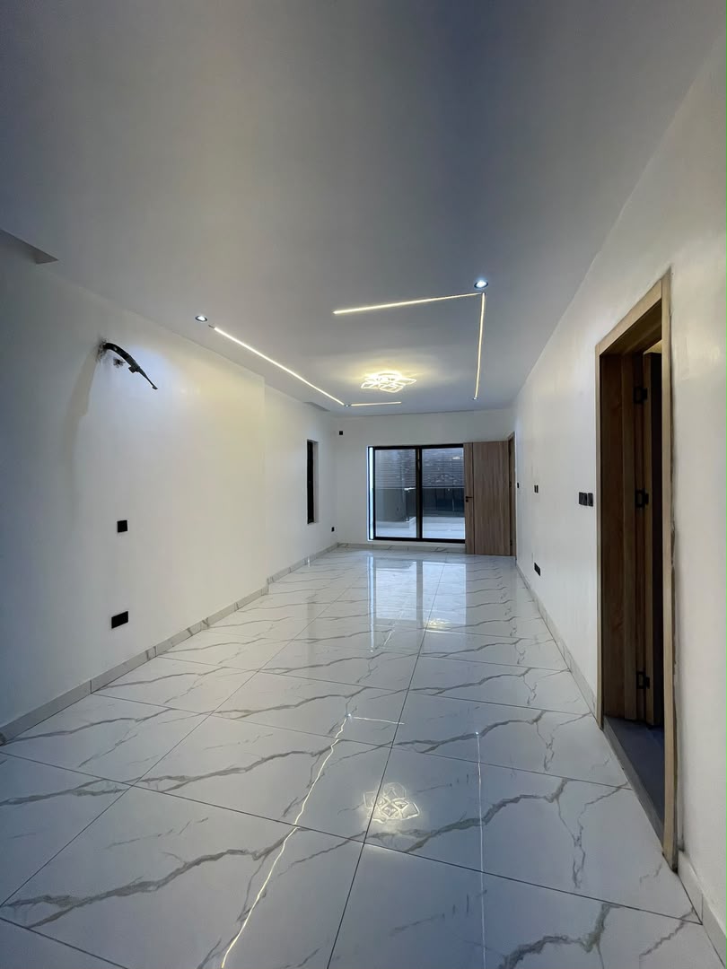 4 BEDROOM DUPLEX