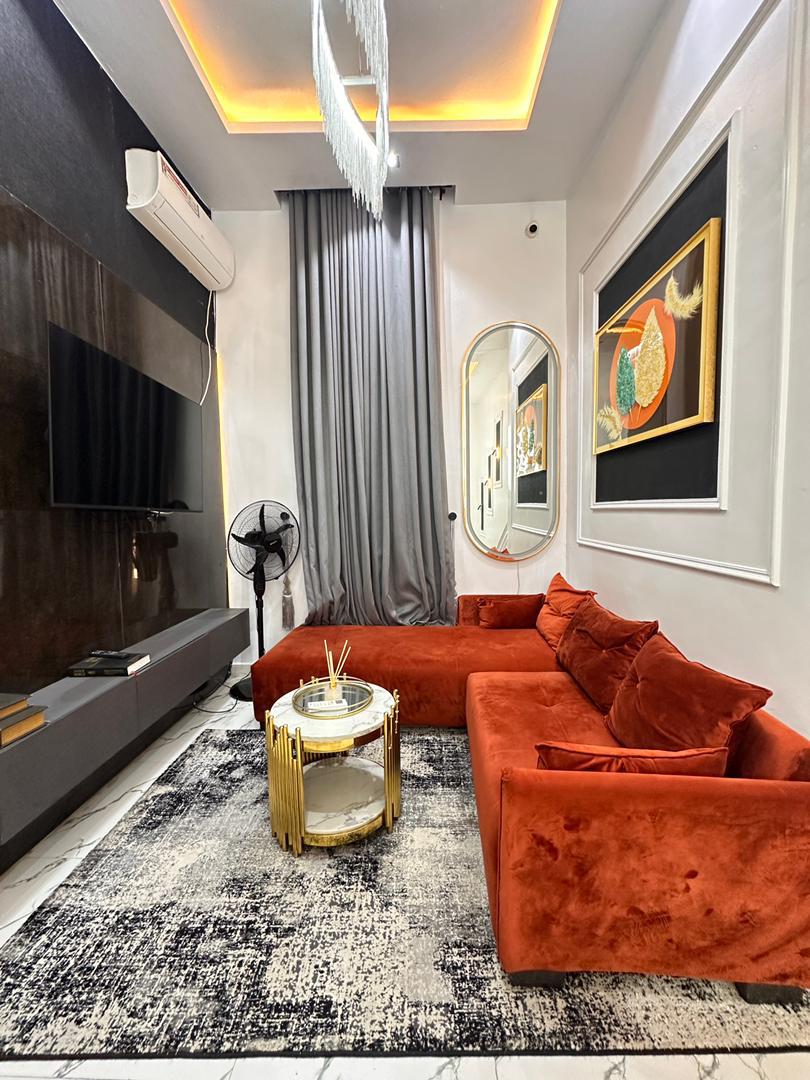 4 BEDROOM DUPLEX