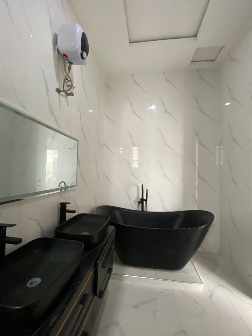 4 BEDROOM DUPLEX