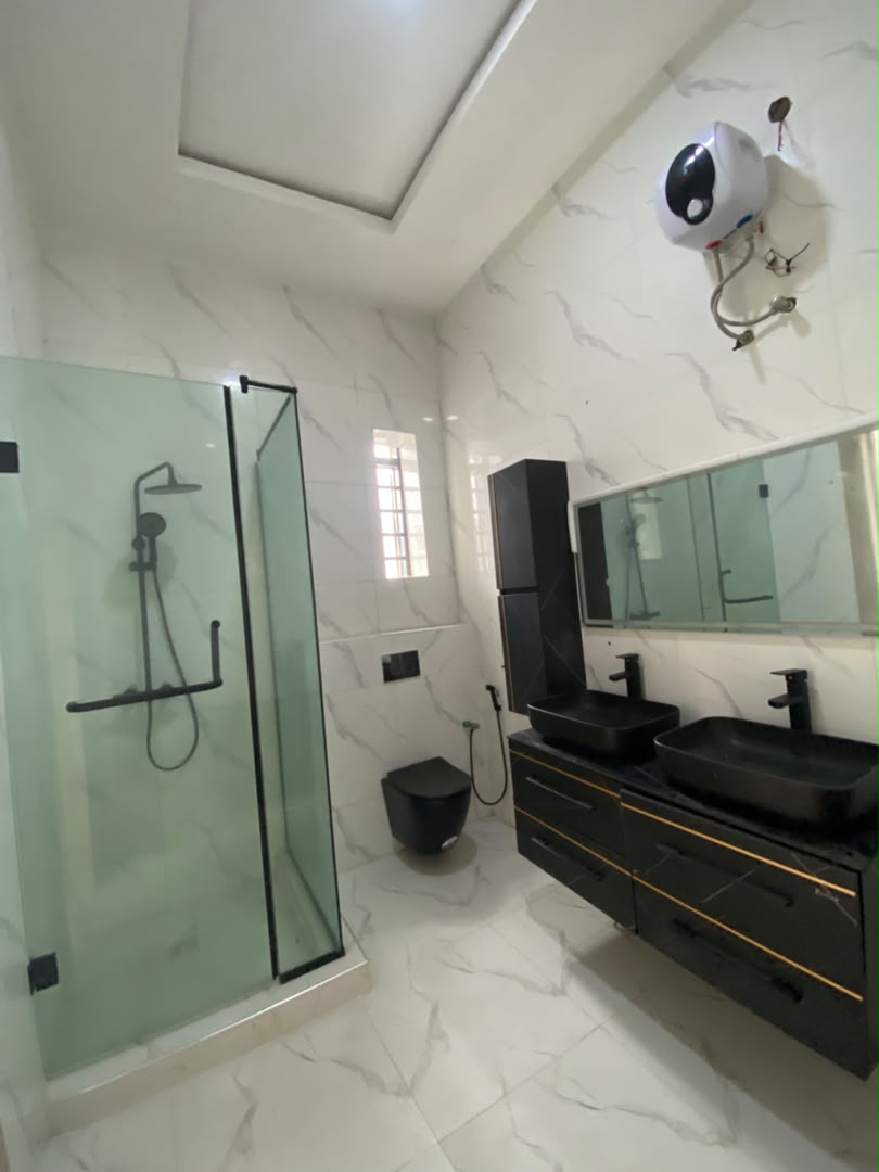4 BEDROOM DUPLEX