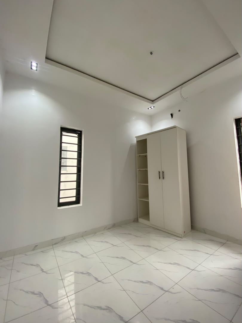 4 BEDROOM DUPLEX